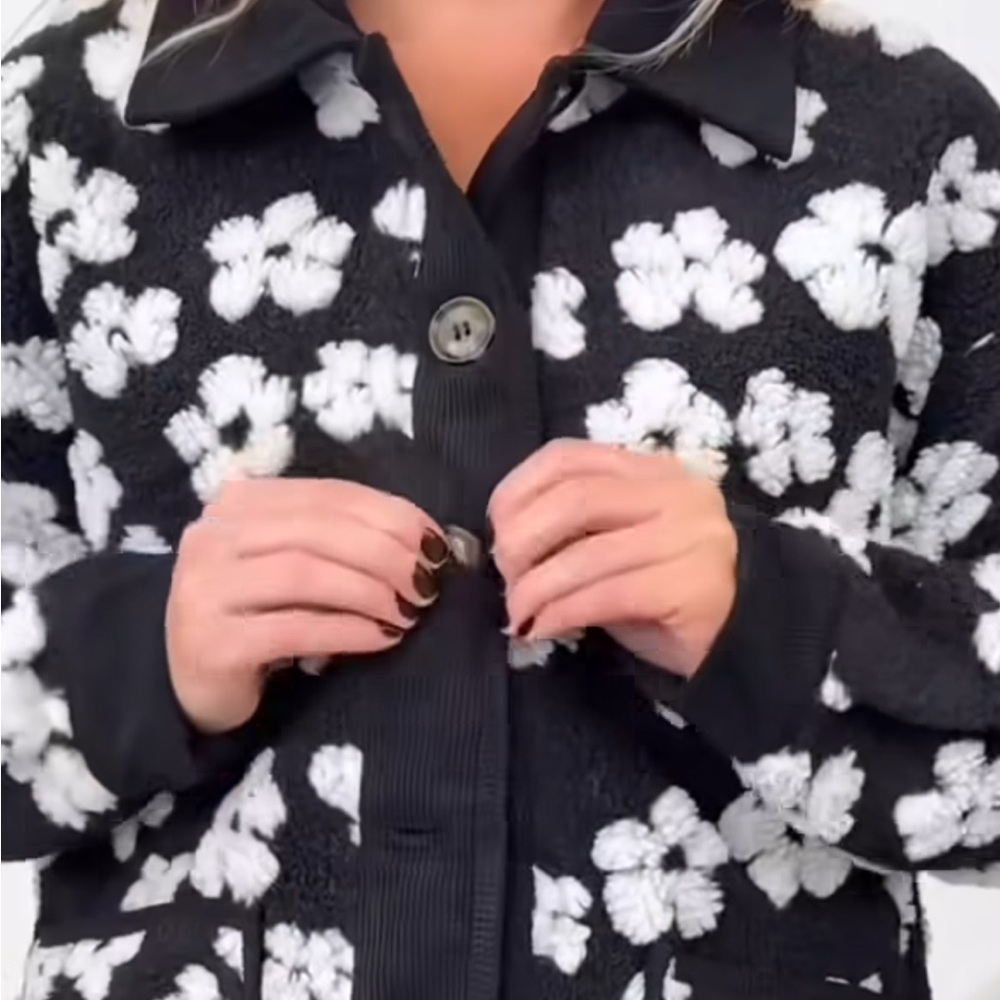 NEW MOCO Boutique Frost Florals Fleece Jacket - Picture 5 of 9